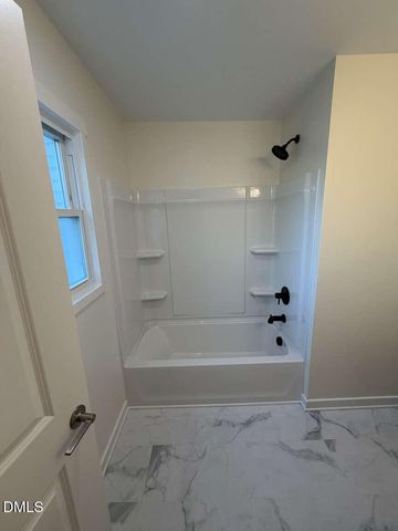 208 S Saint John Street, Burlington, NC 27217