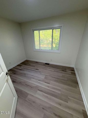 208 S Saint John Street, Burlington, NC 27217