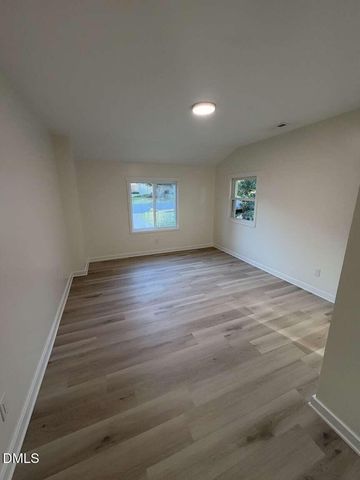 208 S Saint John Street, Burlington, NC 27217
