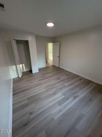 208 S Saint John Street, Burlington, NC 27217