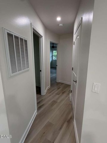208 S Saint John Street, Burlington, NC 27217