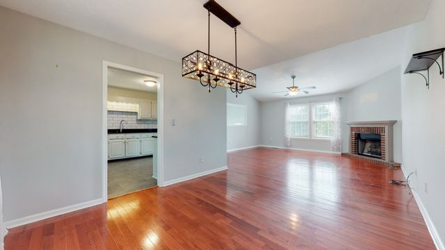 1504 Potter Dr, Columbia, TN 38401