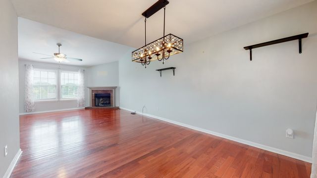 1504 Potter Dr, Columbia, TN 38401