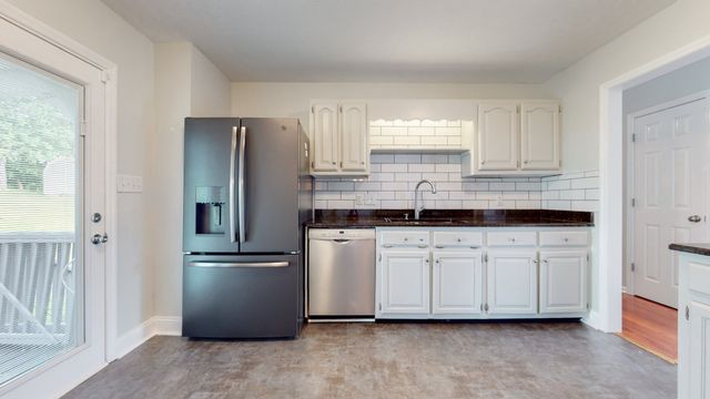 1504 Potter Dr, Columbia, TN 38401