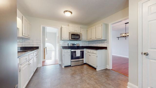 1504 Potter Dr, Columbia, TN 38401