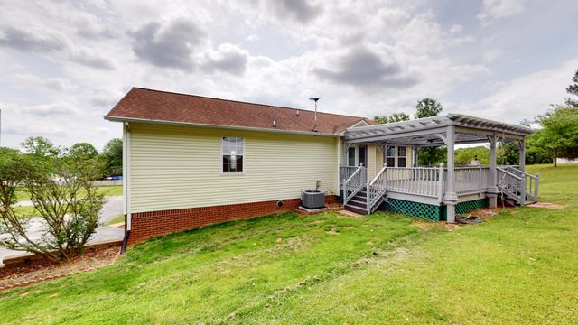 1504 Potter Dr, Columbia, TN 38401