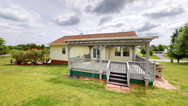 1504 Potter Dr, Columbia, TN 38401