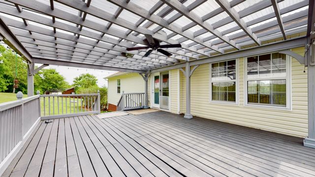 1504 Potter Dr, Columbia, TN 38401