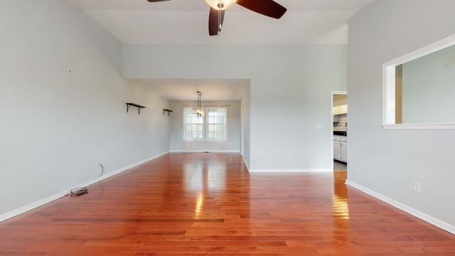 1504 Potter Dr, Columbia, TN 38401