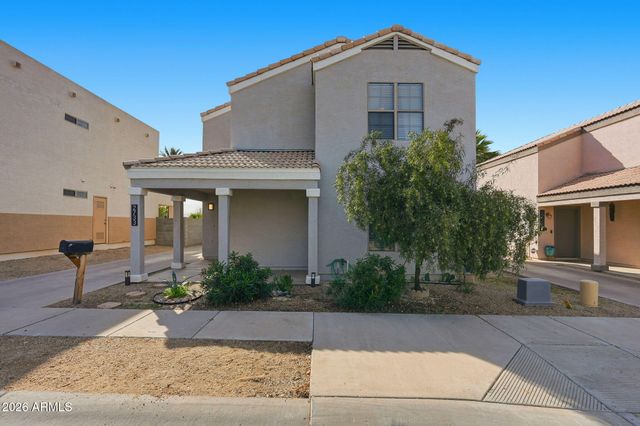 2733 E CAMBRIDGE Avenue, Phoenix, AZ 85008
