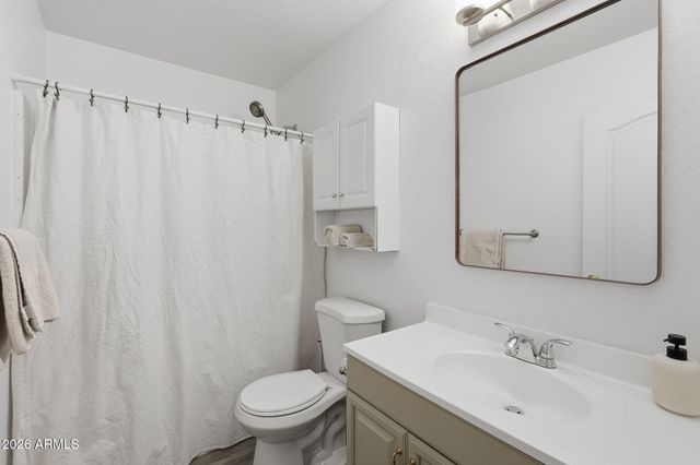 2733 E CAMBRIDGE Avenue, Phoenix, AZ 85008