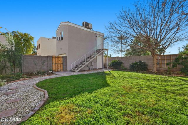 2733 E CAMBRIDGE Avenue, Phoenix, AZ 85008