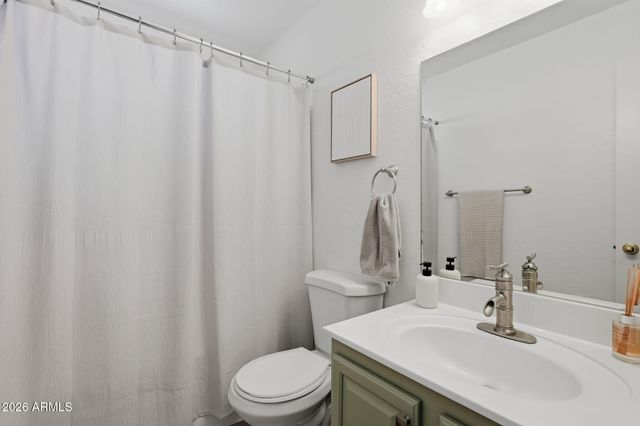 2733 E CAMBRIDGE Avenue, Phoenix, AZ 85008