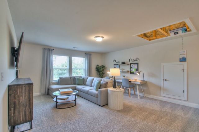 1968 Mahala Dr, Hermitage, TN 37076