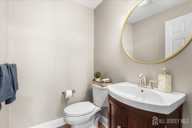 1 inverness Drive, Manalapan, NJ 07726