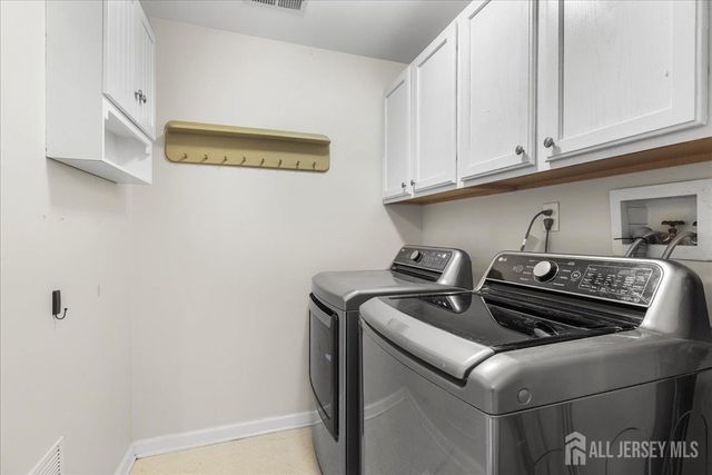 1 inverness Drive, Manalapan, NJ 07726