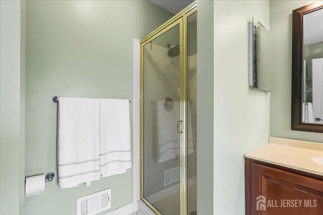 1 inverness Drive, Manalapan, NJ 07726