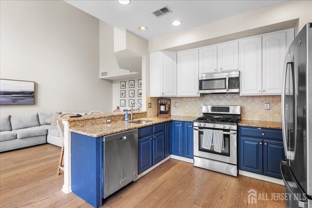 1 inverness Drive, Manalapan, NJ 07726