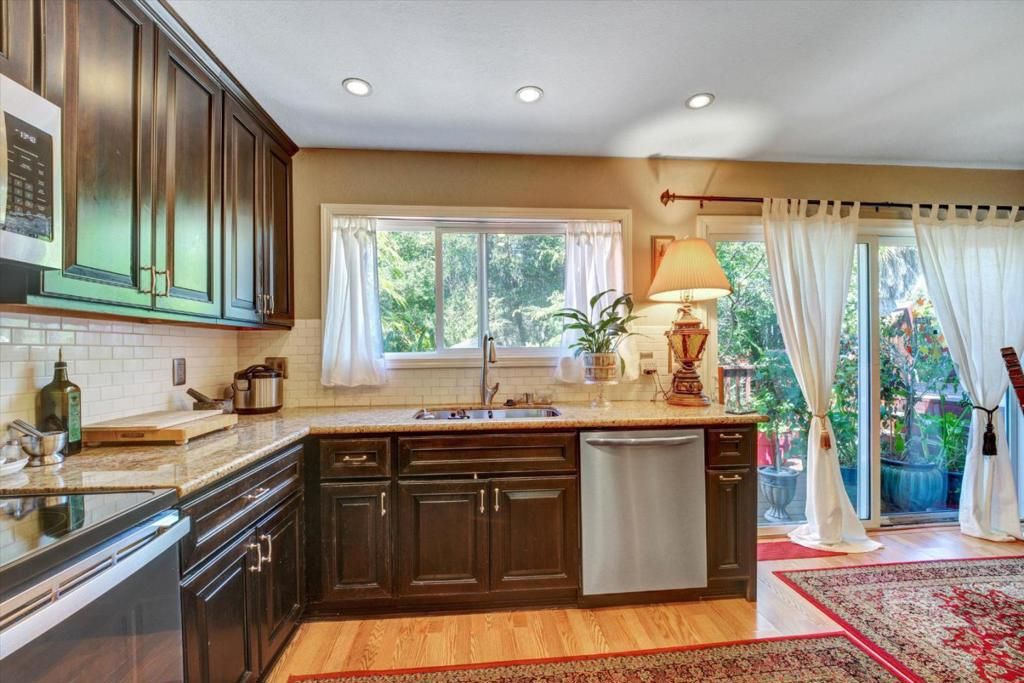 Image 10 of property listing at 22505 Ralston Place, Hayward, CA 94541