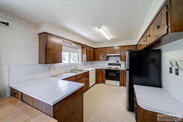330 S 4th E, Rexburg, ID 83440
