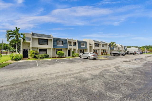 2601 N 40th Ave A-9, Hollywood, FL 33021