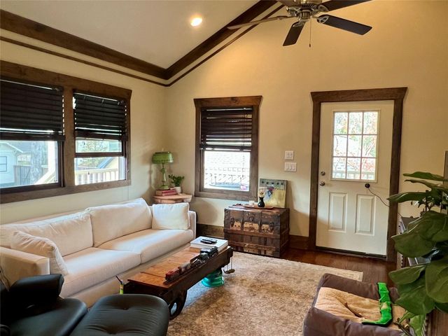 1021 Louise Street A, Houston, TX 77009