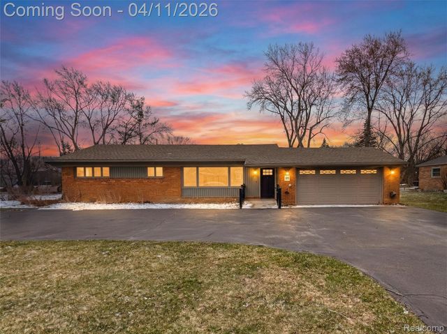 91 Wendelton Road, Troy, MI 48084