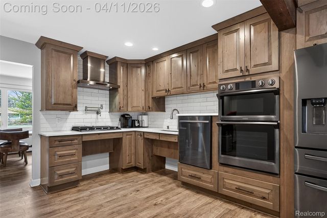 91 Wendelton Road, Troy, MI 48084