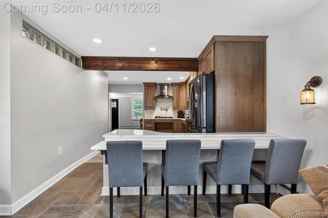 91 Wendelton Road, Troy, MI 48084