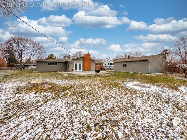 91 Wendelton Road, Troy, MI 48084