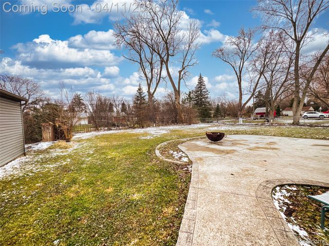 91 Wendelton Road, Troy, MI 48084