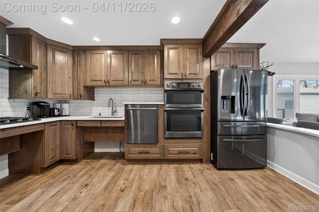 91 Wendelton Road, Troy, MI 48084