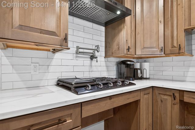 91 Wendelton Road, Troy, MI 48084