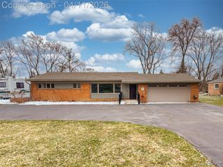 91 Wendelton Road, Troy, MI 48084