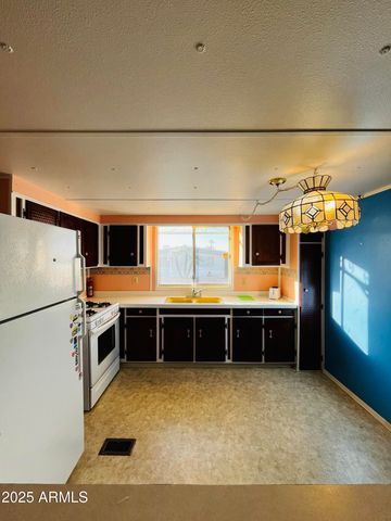 2100 N TREKELL Road 017, Casa Grande, AZ 85122