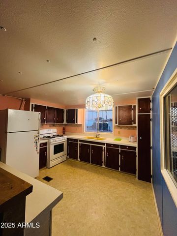 2100 N TREKELL Road 017, Casa Grande, AZ 85122