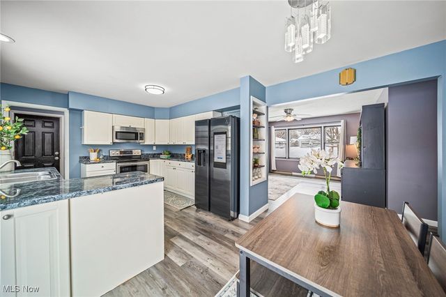 601 Pleasant Valley Drive, Medina, OH 44256