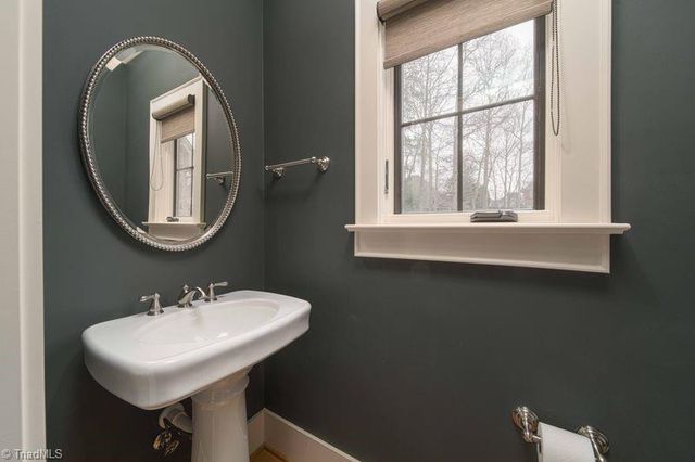 423 Lagerfield Court, Kernersville, NC 27284