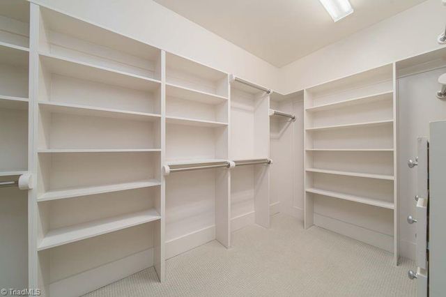 423 Lagerfield Court, Kernersville, NC 27284