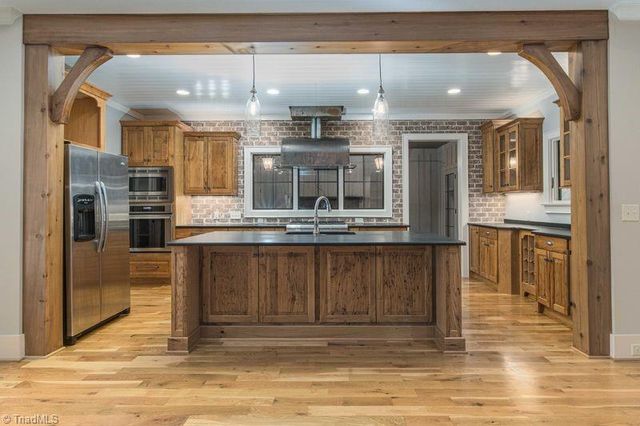 423 Lagerfield Court, Kernersville, NC 27284