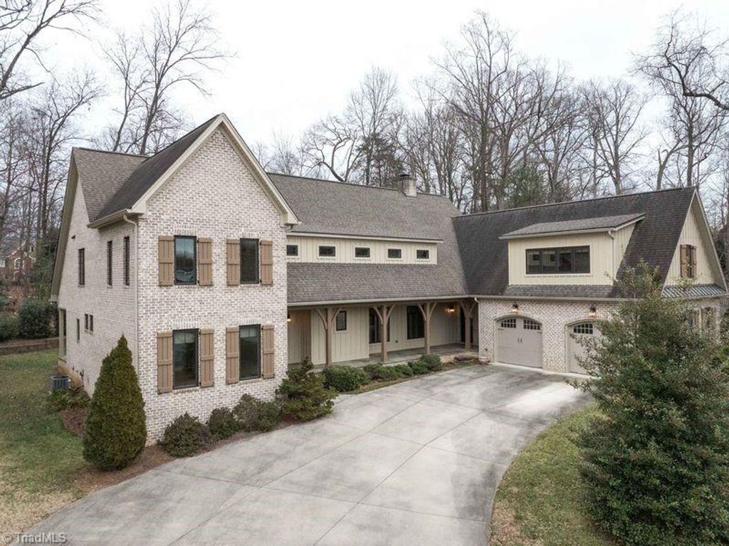 423 Lagerfield Court, Kernersville, NC 27284