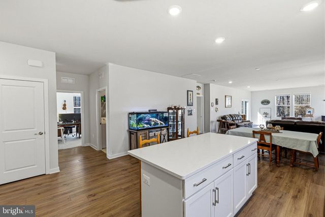 1001 SHANNON FALLS DR, Newark, DE 19702