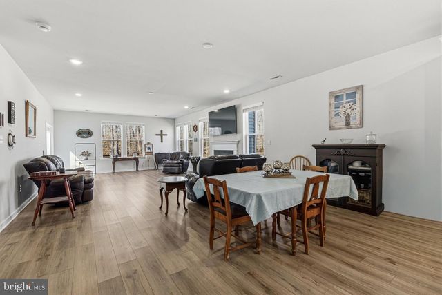 1001 SHANNON FALLS DR, Newark, DE 19702