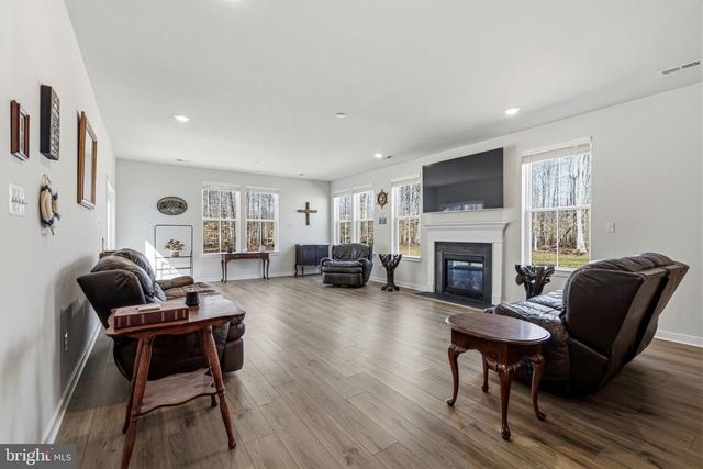 1001 SHANNON FALLS DR, Newark, DE 19702