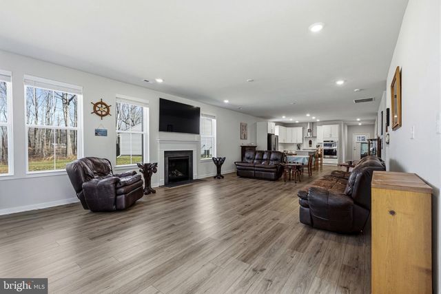 1001 SHANNON FALLS DR, Newark, DE 19702