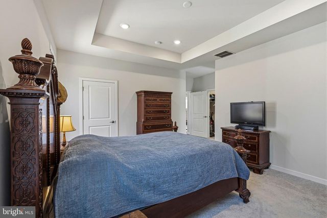 1001 SHANNON FALLS DR, Newark, DE 19702