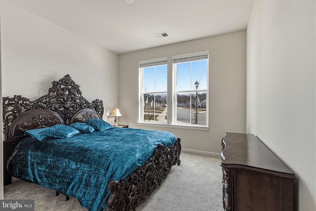 1001 SHANNON FALLS DR, Newark, DE 19702