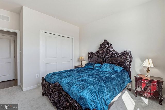 1001 SHANNON FALLS DR, Newark, DE 19702