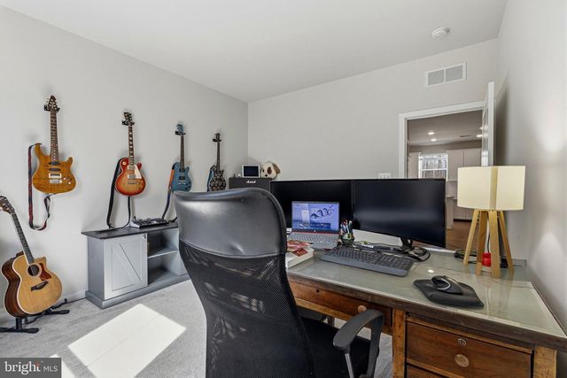 1001 SHANNON FALLS DR, Newark, DE 19702