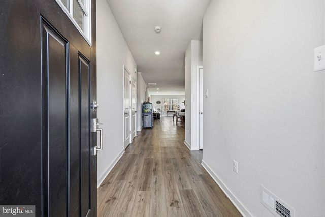 1001 SHANNON FALLS DR, Newark, DE 19702